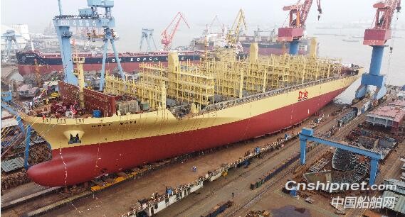 中船澄西首艘910RFEU支线冷藏集装箱船胜利下水