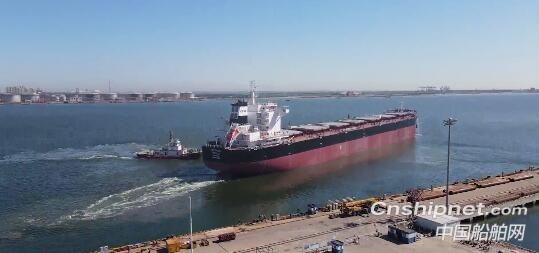 新港船舶重工82000吨散货船8号船开始试航