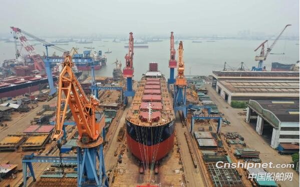 中船澄西28号8.2万吨散货船顺利签字交付